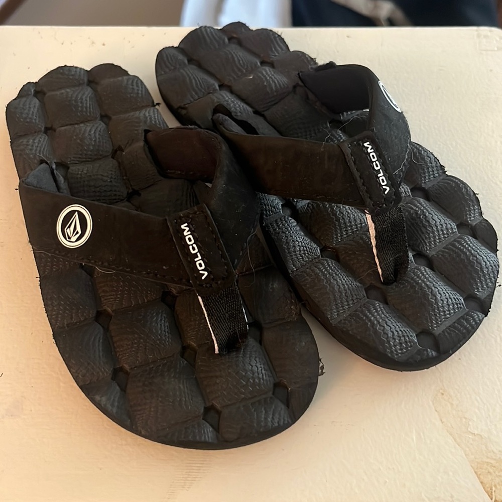Volcom Boys Flip Flops Size 10